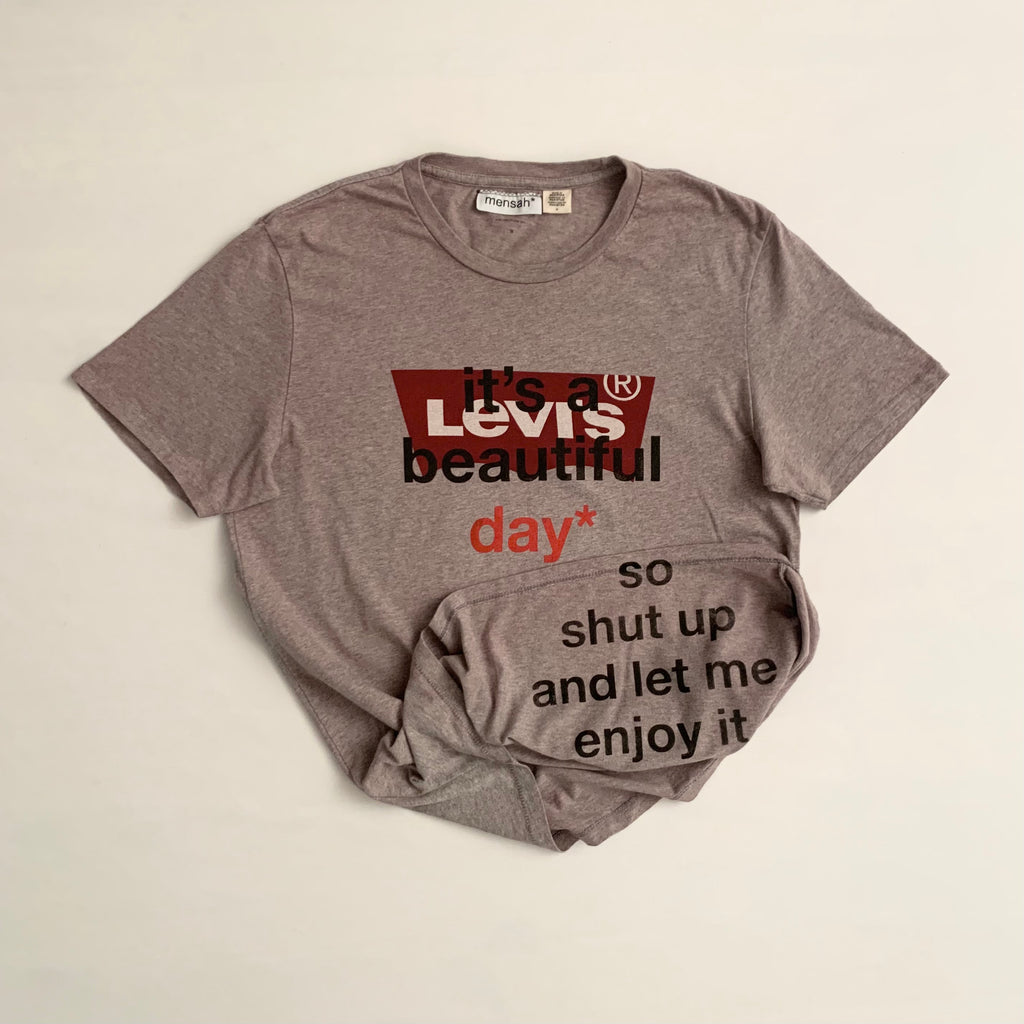It's a beautiful day* Levi’s Tee (M) - mensah*