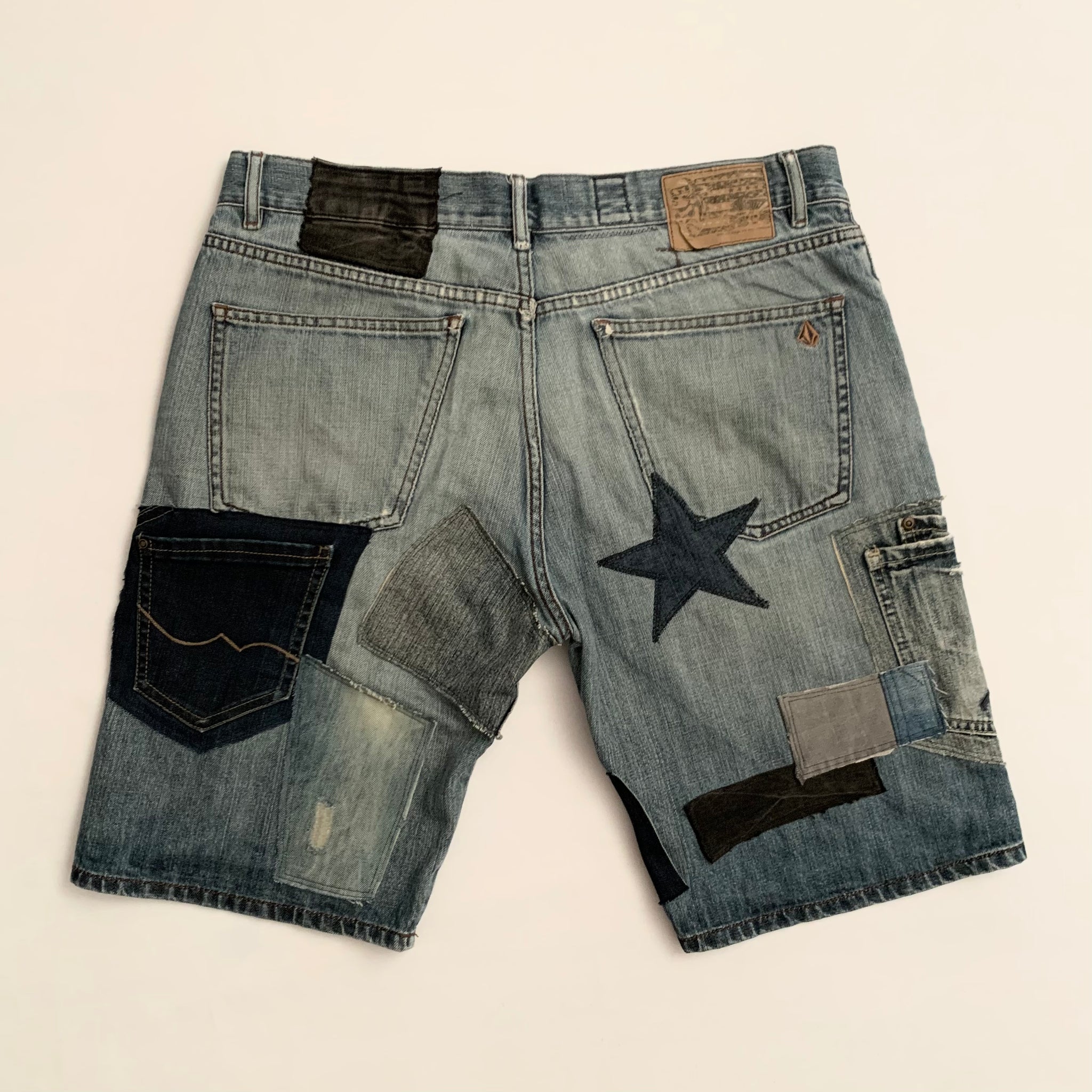Multi Pockets Denim Shorts (44FR, 34"US) - mensah*